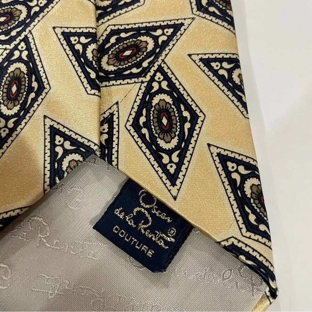 Oscar de‎ la Renta Silk Cream Triangle Geometric Print Tie